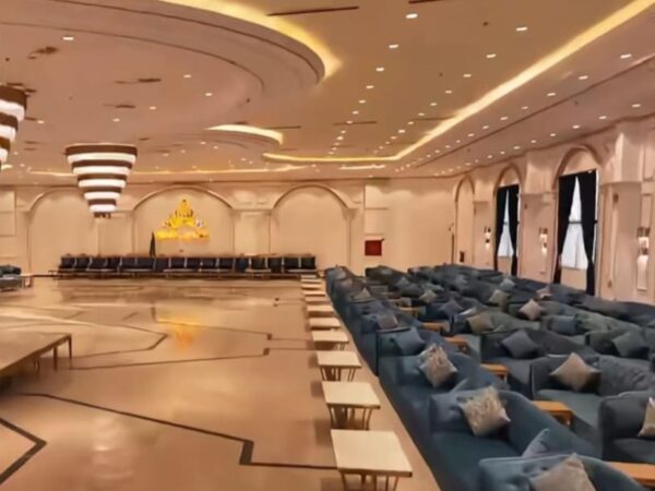 قصر جولدن بالاس في خميس