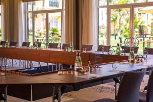 قاعة الأجتماعات البارون 2 فندق رينيسانس كايرو ميراج سيتي