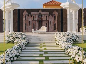 Tia Vie Oro Plaza Hotel