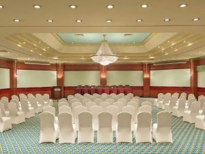 قاعة المؤتمرات فندق شيراتون المنتزه