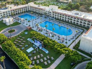 قاعة فندق هلنان أنطونيادس بالاس - 1