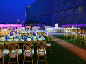 قاعة الأوبن إير لو ميريديان مطار القاهرة - 3