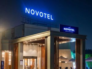 قاعة المؤتمرات فندق نوفوتيل مطار القاهرة - 1