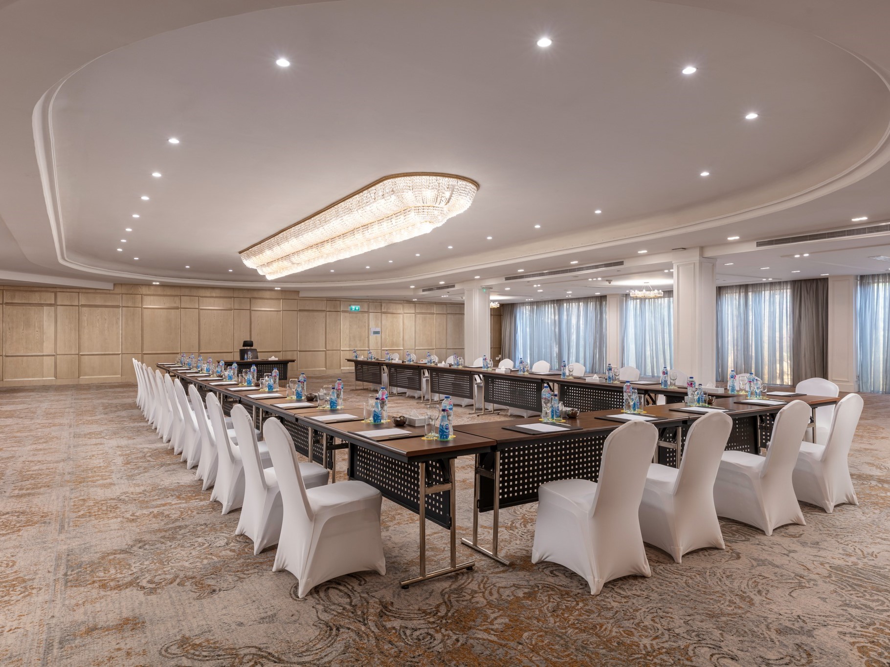 قاعات الاجتماعات هوليداى ان المعادى