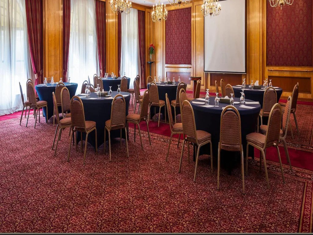 قاعات الاجتماعات فندق كونكورد السلام القاهرة