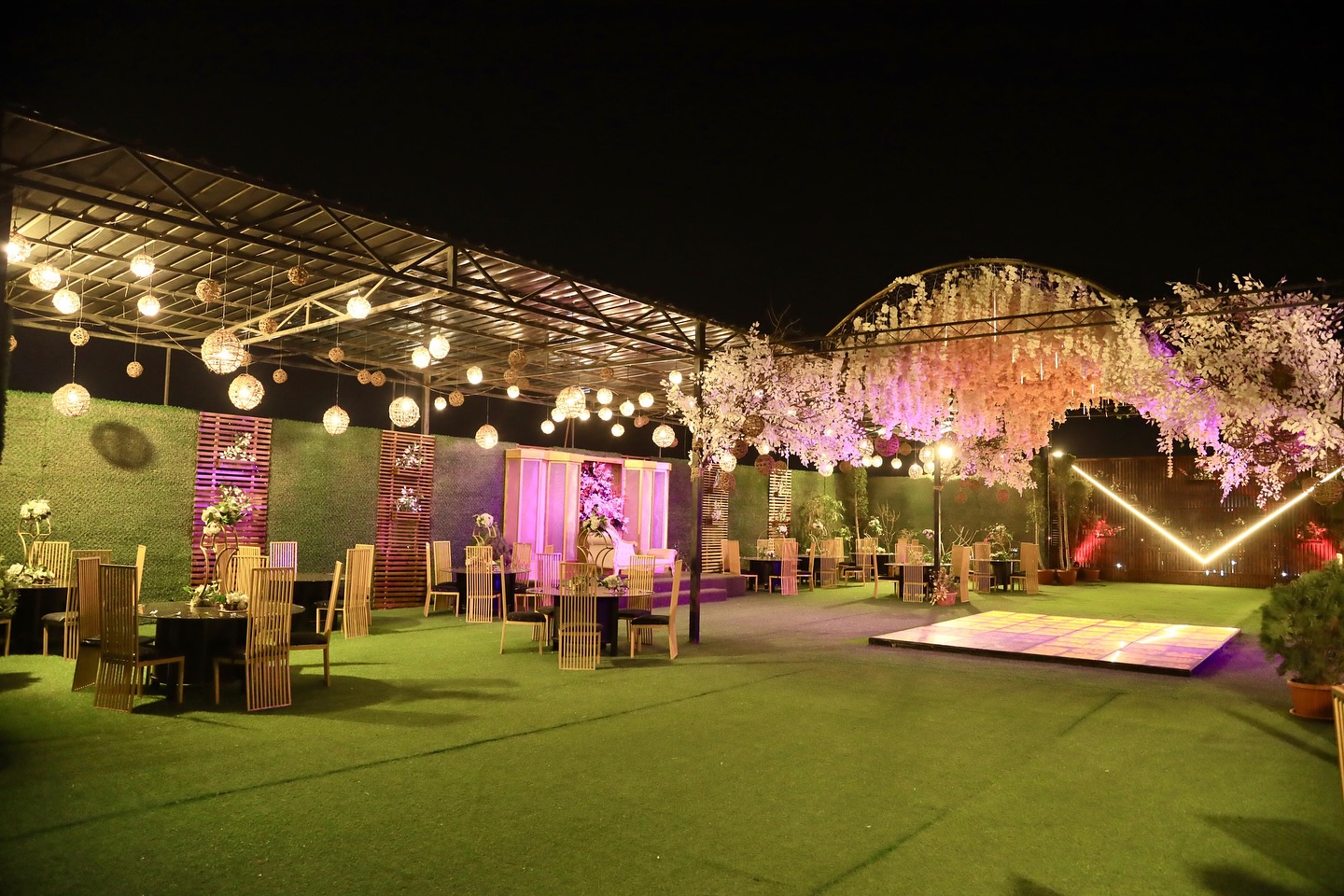 قاعه اللوفر هايتس