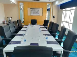 قاعة الاجتماعات فندق الضباب ورويك الرياض - 2