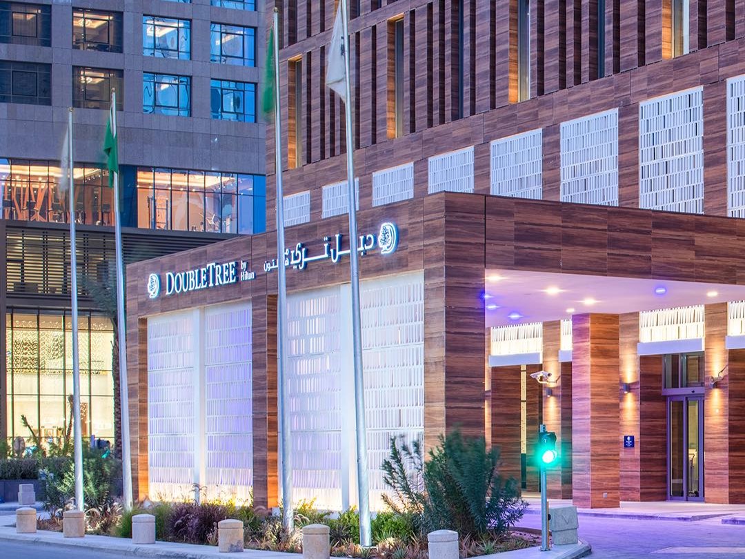 قاعات الاجتماعات فندق دبل تري من هيلتون الرياض المركز المالي