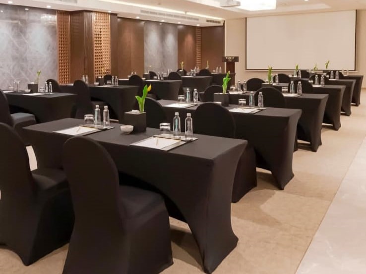 قاعة الاجتماعات فندق فوكو الرياض