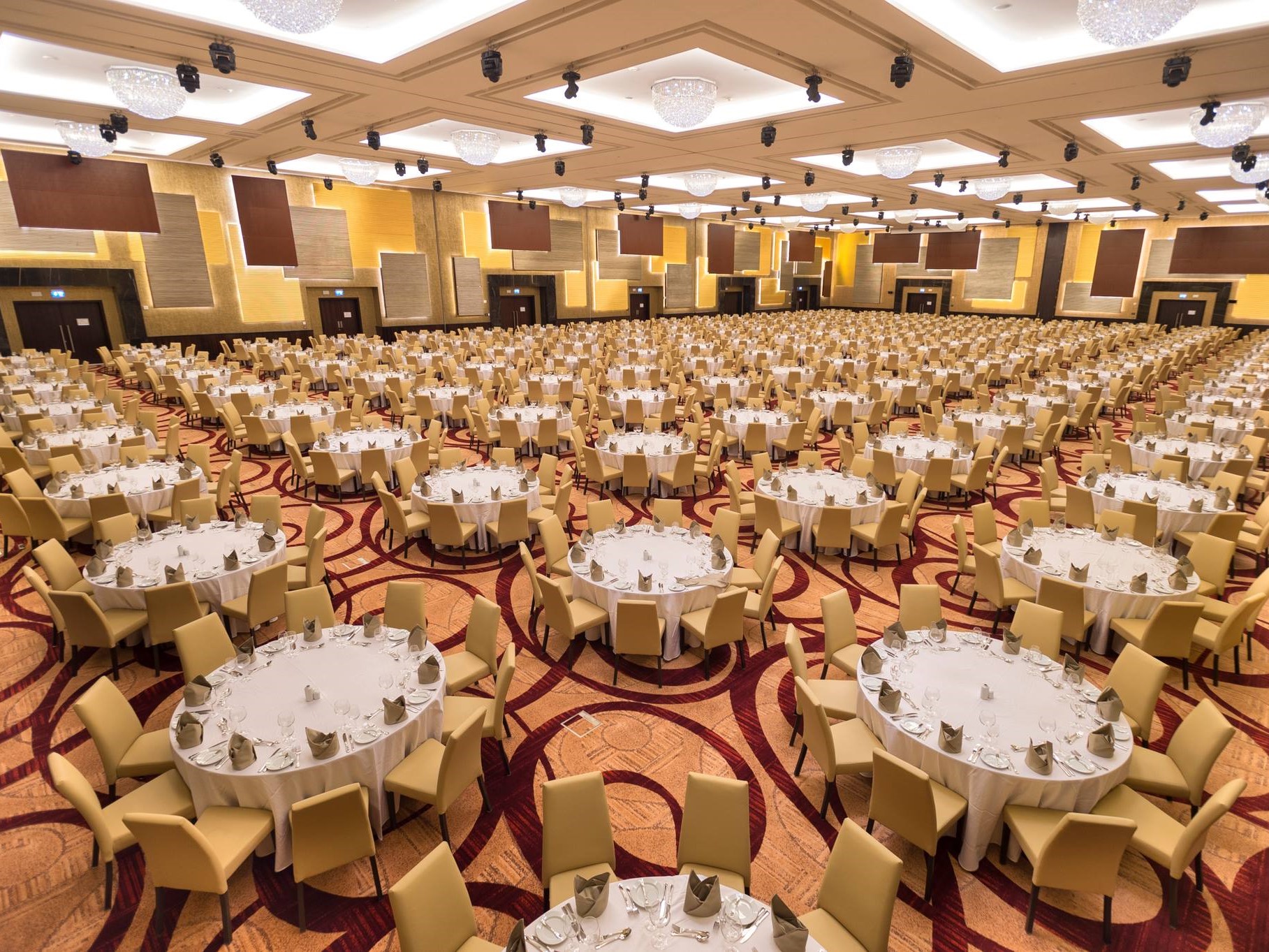 قاعة السلطانة فندق كراون بلازا الرياض آر دي سي - thumb