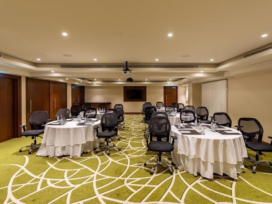 قاعات الاجتماعات فندق كورتيارد ماريوت العليا