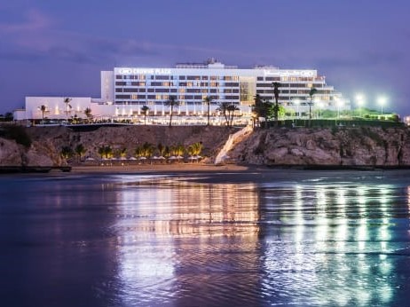 قاعة السندباد كراون بلازا مسقط