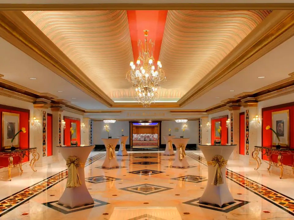 قاعات جراند حياة مسقط