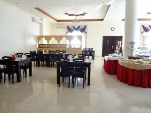 حديقة فندق الواحة الخضراء - 9