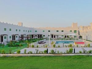 حديقة فندق الواحة الخضراء - 2