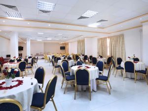 القاعة الخارجية فندق المها الدولية - 6