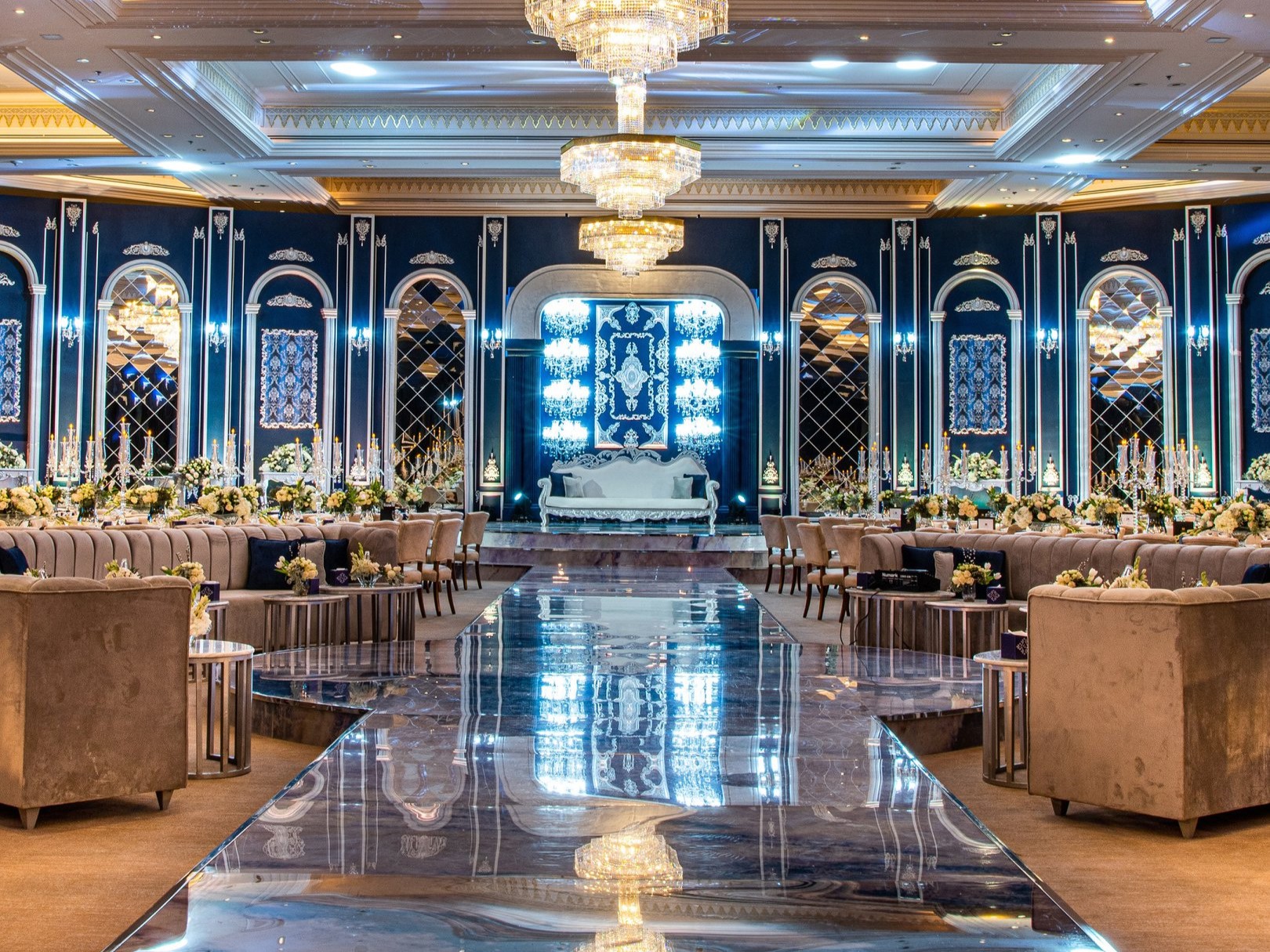 قاعة المجان فندق قصر البستان مسقط