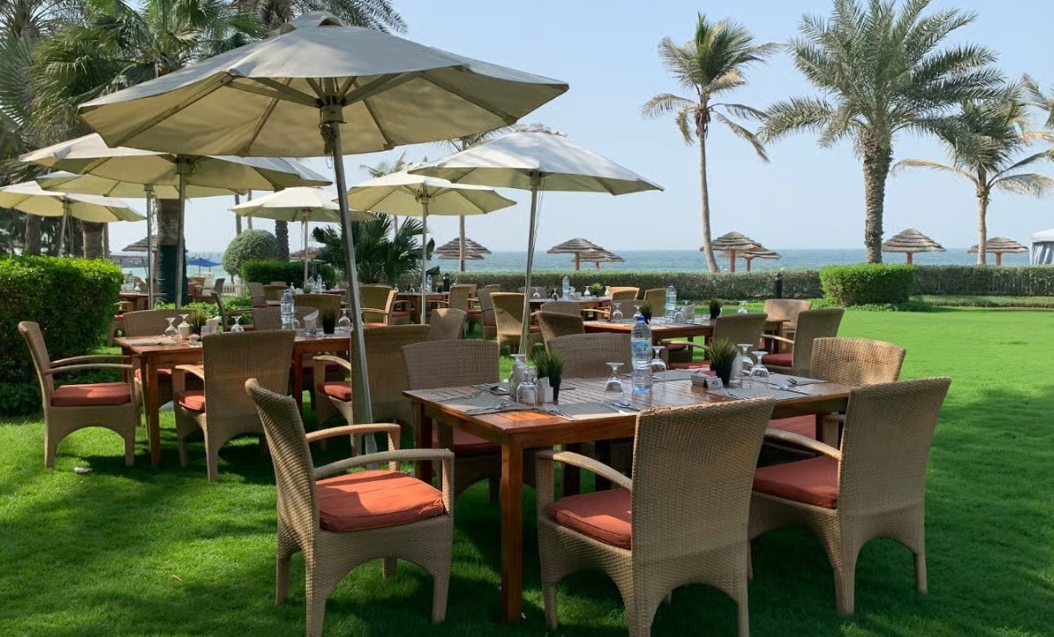 حديقة Café Naseem منتجع وفلل دوسيت عجمان