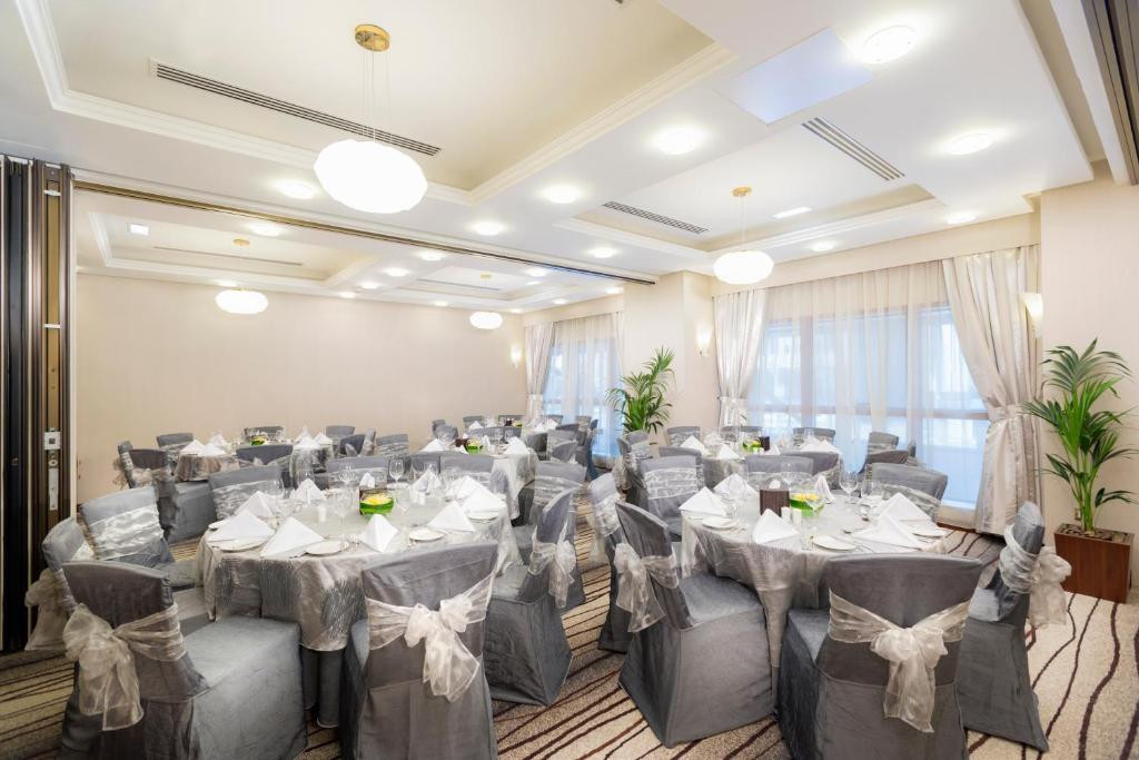 قاعة الاجتماعات التنفيذية 2 (Executive Meeting Room 2) فندق غراند ميركيور مجلس ريزيدنسز أبوظبي