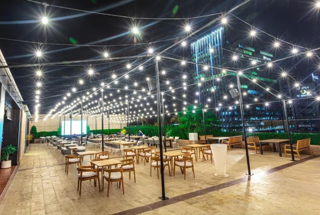 Glow Restaurant & Lounge فندق ألوفت أبوظبي