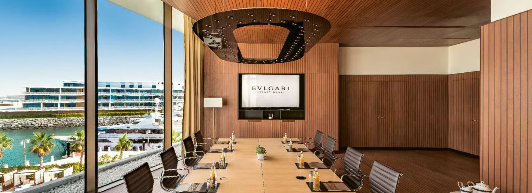 قاعة Boardroom 1 منتجع بولغري دبي