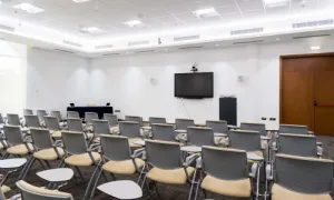 غرف المؤتمرات مركز أدنيك العين أبوظبي