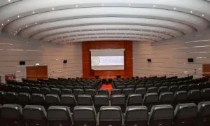 قاعة المسرح مركز أدنيك العين أبوظبي - 5