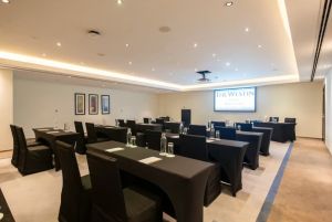 قاعة أبوظبي منتجع ويستن دبي شاطئ الميناء السياحي
