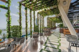 Brick Rooftop Kitchen & Bar فندق ألوفت أبوظبي - 4