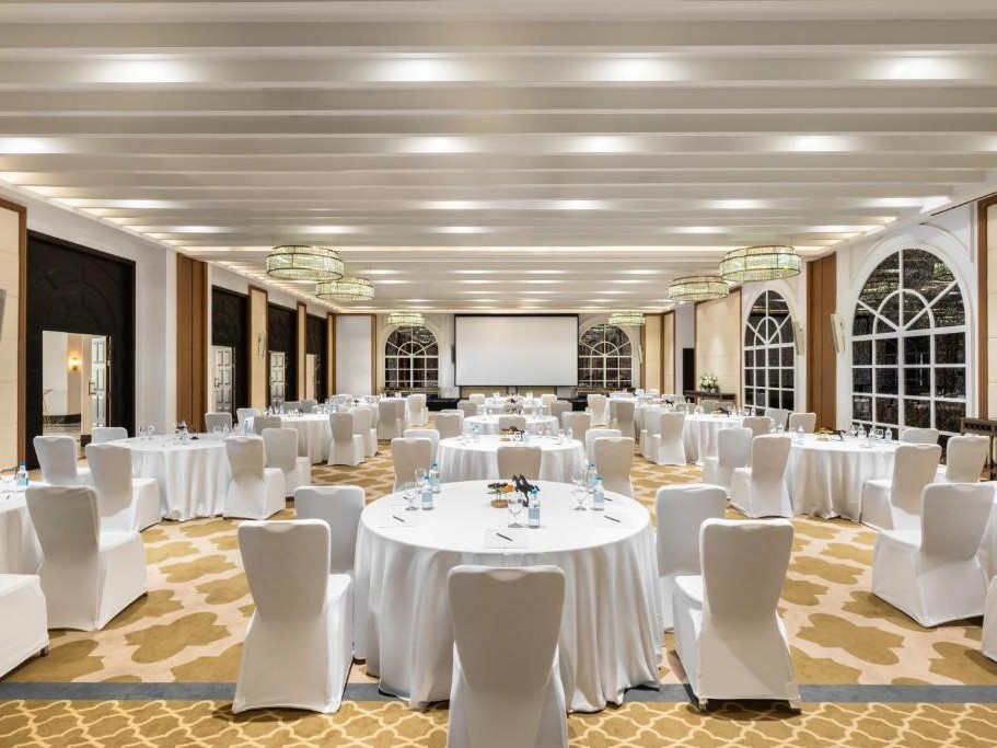 قاعة المؤتمرات الحبتور بولو ريزورت دبي