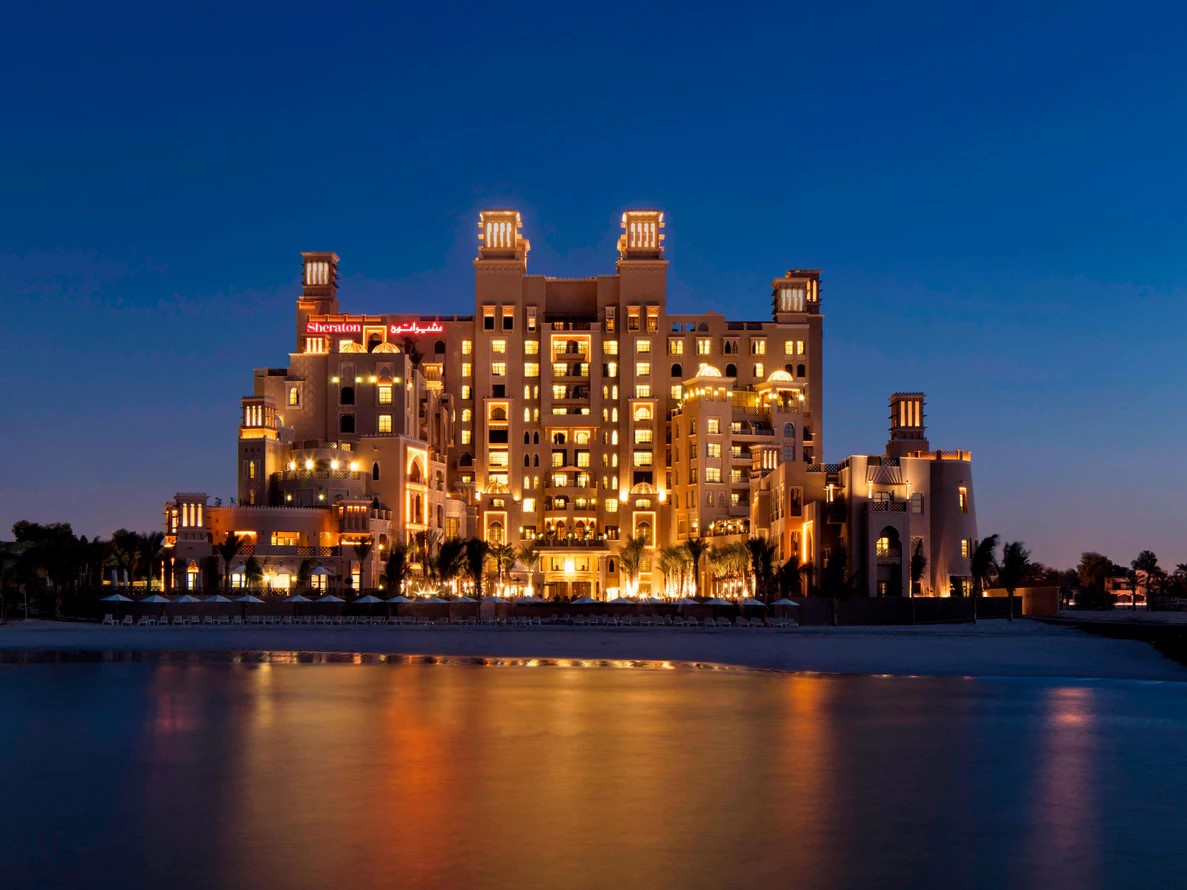 منتجع وسبا شيراتون شاطئ الشارقة