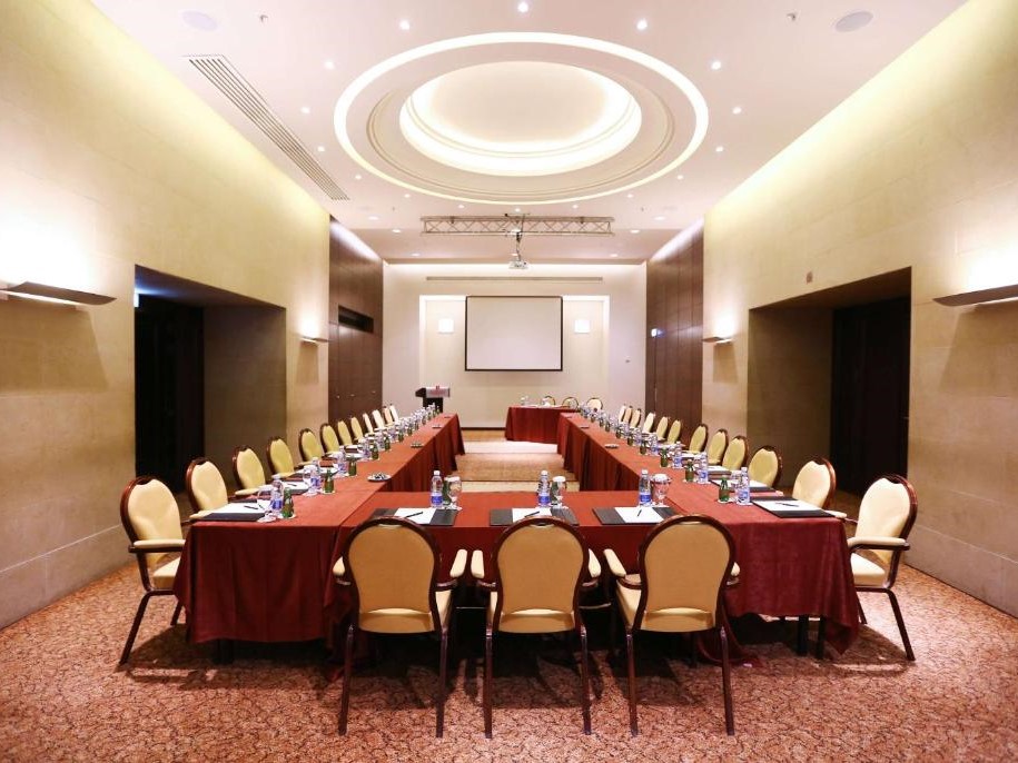 قاعات الاجتماعات رمادا بلازا بيروت - thumb