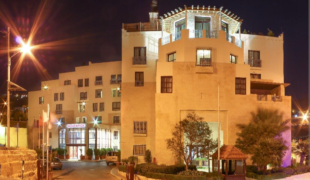 قاعة البتراء الصغيرة منتجع موفنبيك البتراء